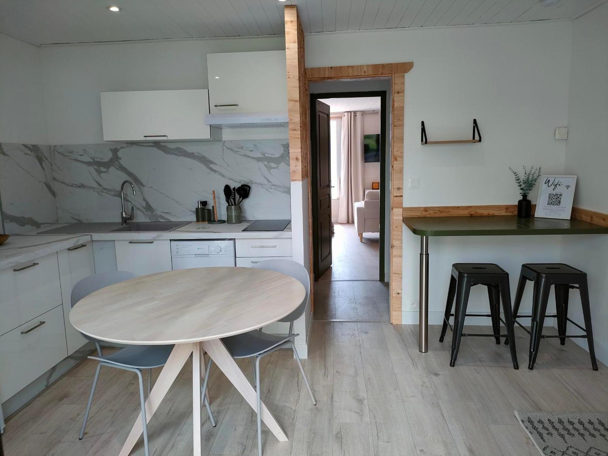 Le Cosy Du Plongeoir - T2 Neuf Avec Vue Sur Le Lac De Serre Poncon Et Grande Terrasse Avec Jardin Savines Extérieur photo