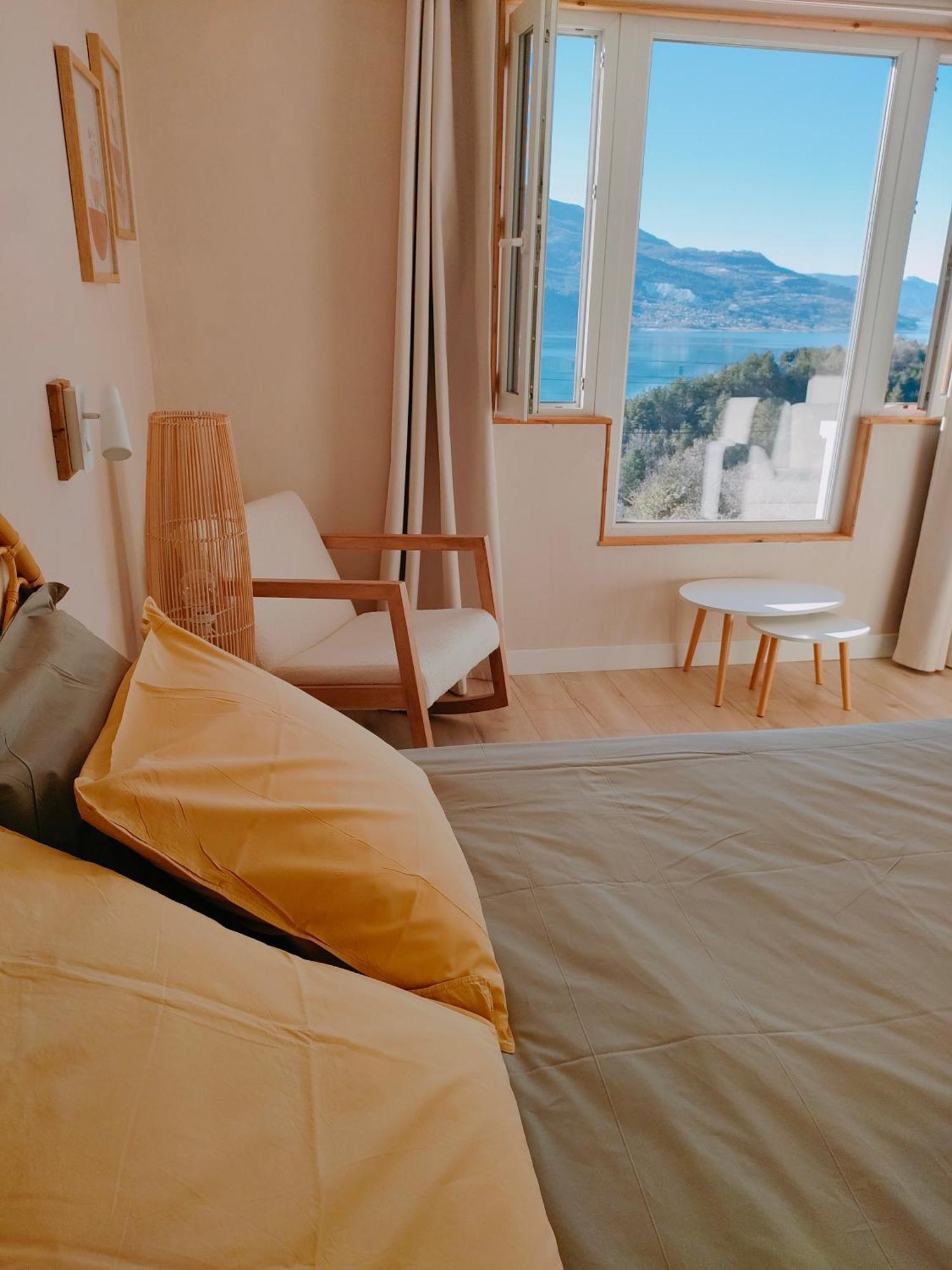 Le Cosy Du Plongeoir - T2 Neuf Avec Vue Sur Le Lac De Serre Poncon Et Grande Terrasse Avec Jardin Savines Extérieur photo